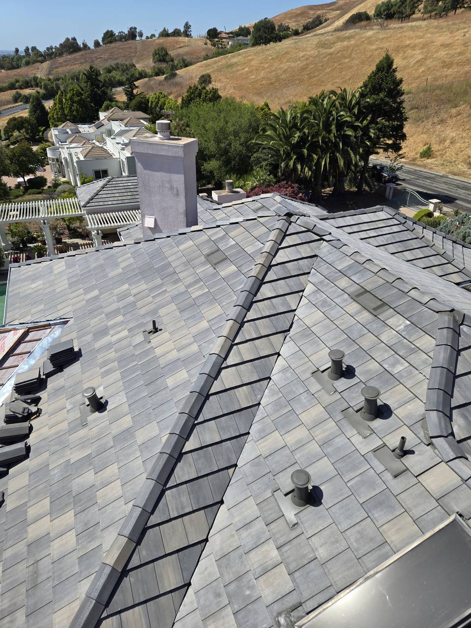 Newpoint concrete roof tile, Saxony Country Slate profile, Bronze Pearl Blend